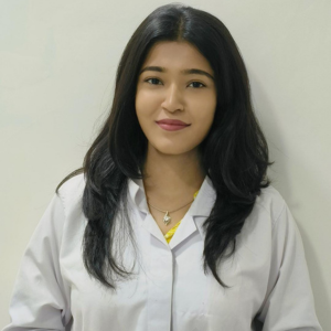 Dr. Shruti Gaikward Physiotherpist Curis Life Clinic Andheri West